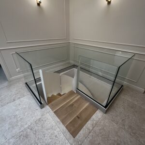 Garde-corps en verre rail au sol