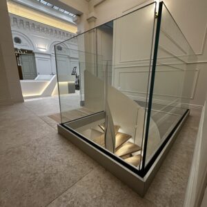 Garde-corps en verre rail au sol