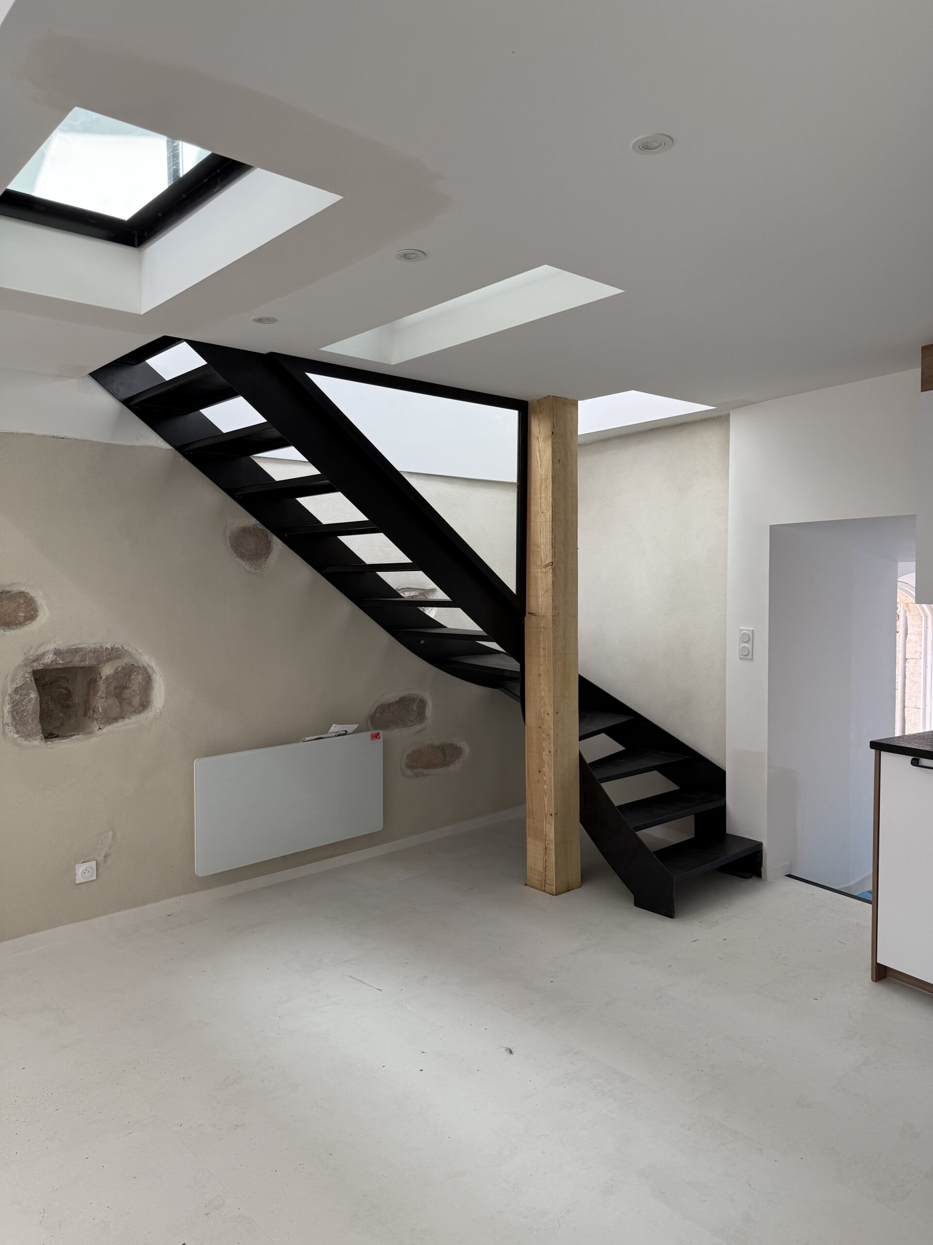 Escalier sur mesure en acier réalisation sur Millau en Aveyron par la ferronnerie métallerie FROMENT