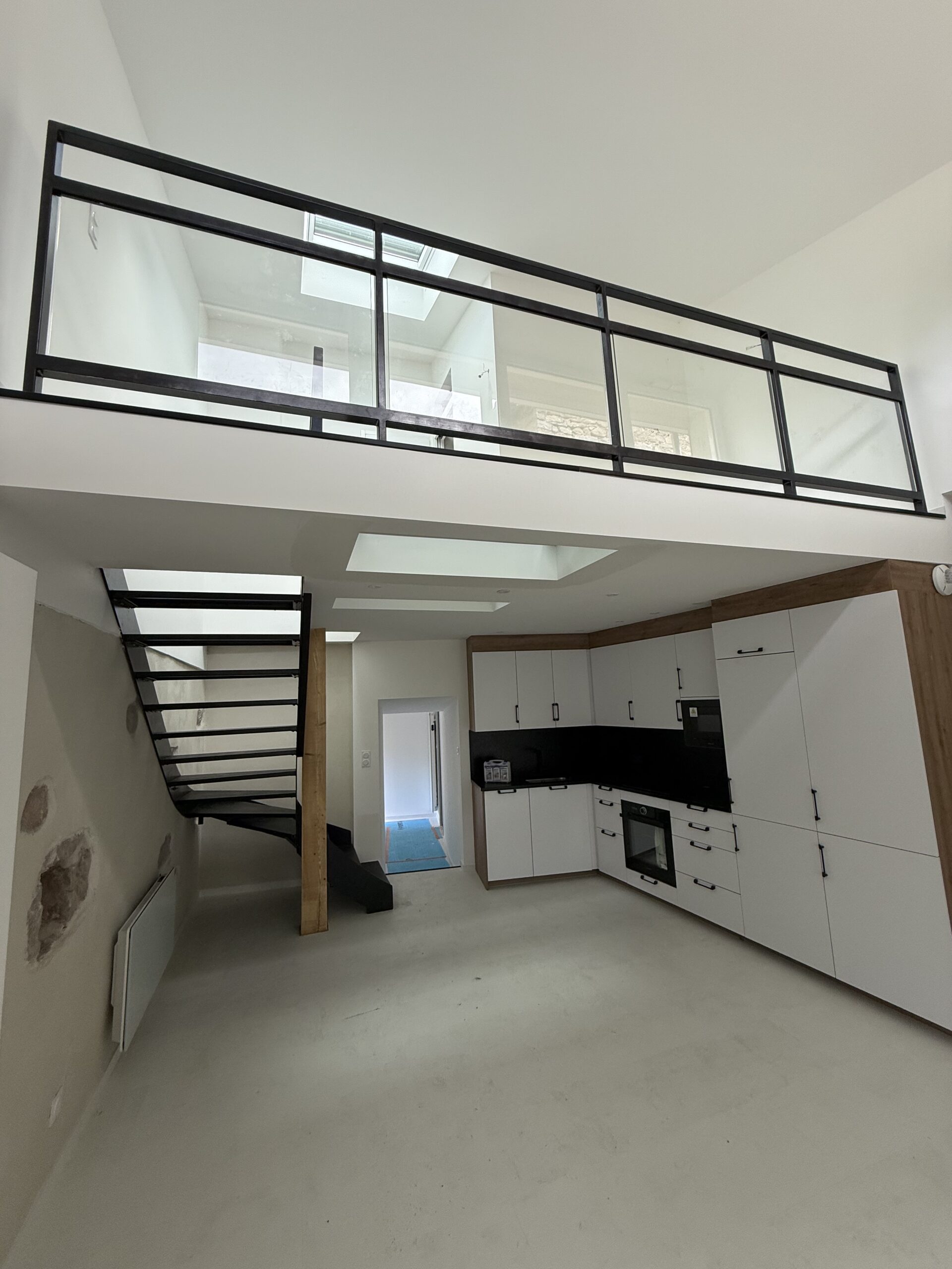 fabrication et pose garde-corps verre structure métal Ferronnerie métallerie FROMENT chantier sur Pailhas en Aveyron