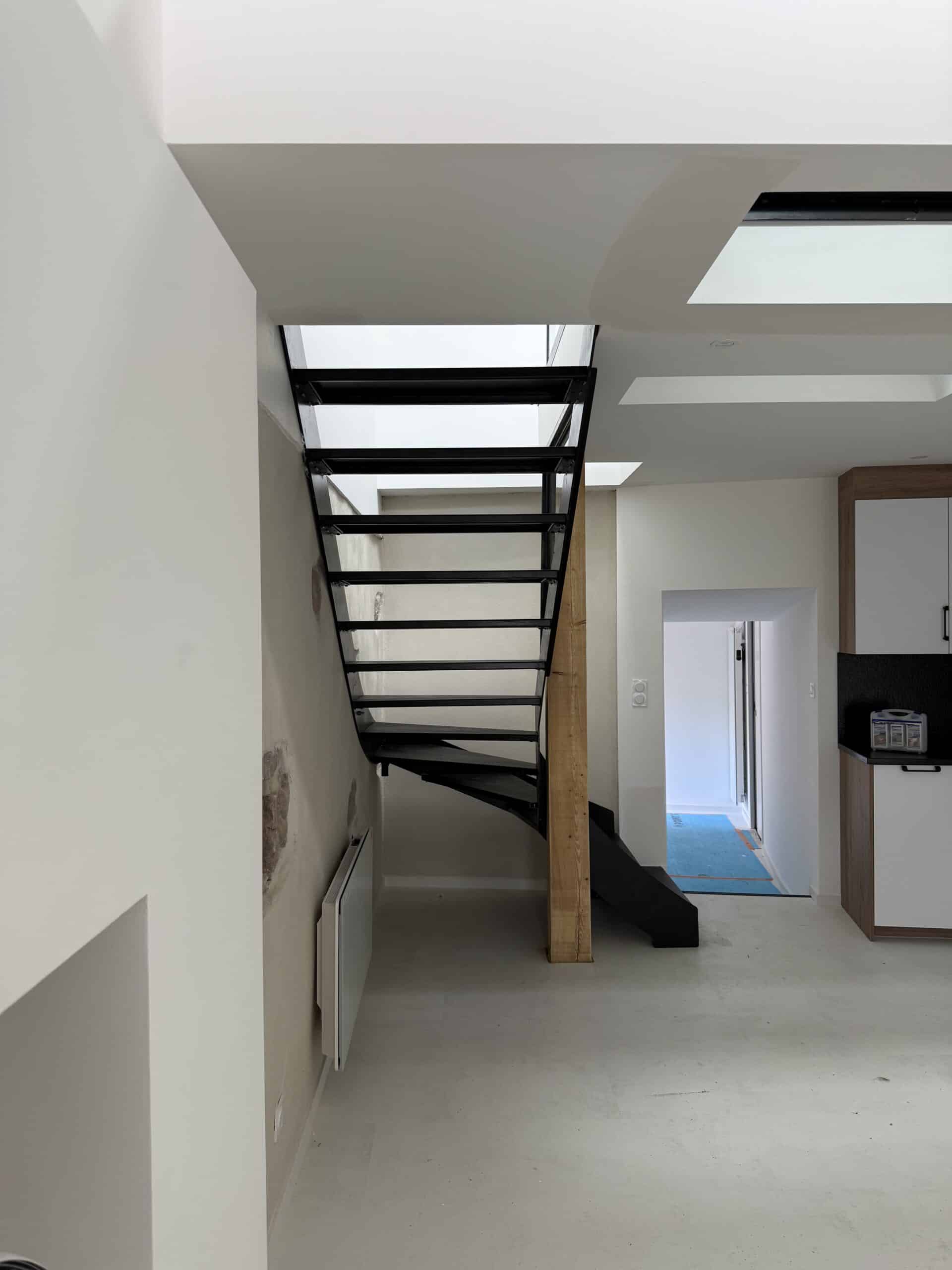 Escalier sur mesure en acier réalisation sur Millau en Aveyron par la ferronnerie métallerie FROMENT