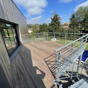 Structure terrasse en acier galvanisé et plancher bois
