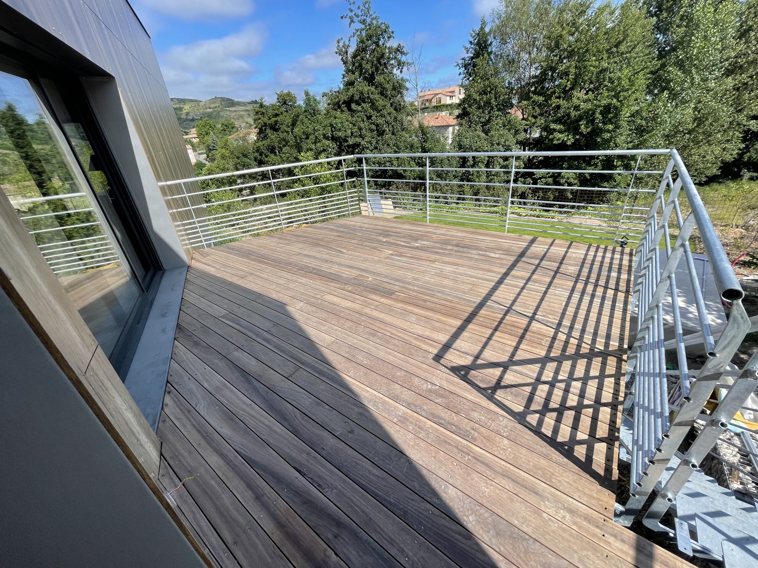 Structure terrasse en acier galvanisé et plancher bois – Image 4